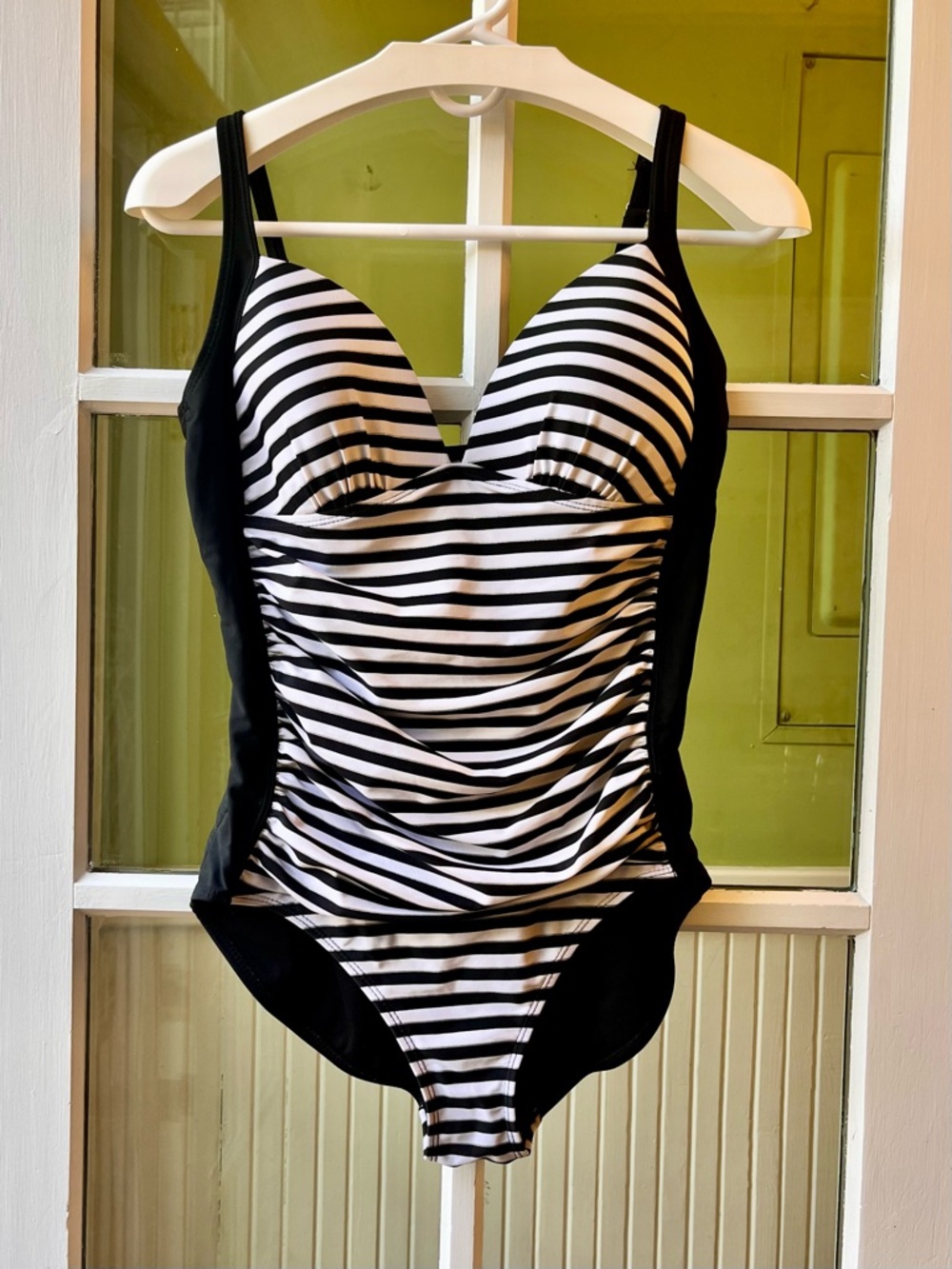 Jaclyn Smith Black and White Striped Ruched One-Piece Swimsuit Barbiecore